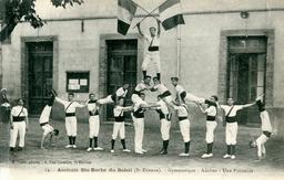 Gymnastique . Adultes : Une Pyramide : Amicale Sainte Barbe du Soleil / R. Cadé, ... | Cadé, R. (18.?-....) - Photographe. Photographe